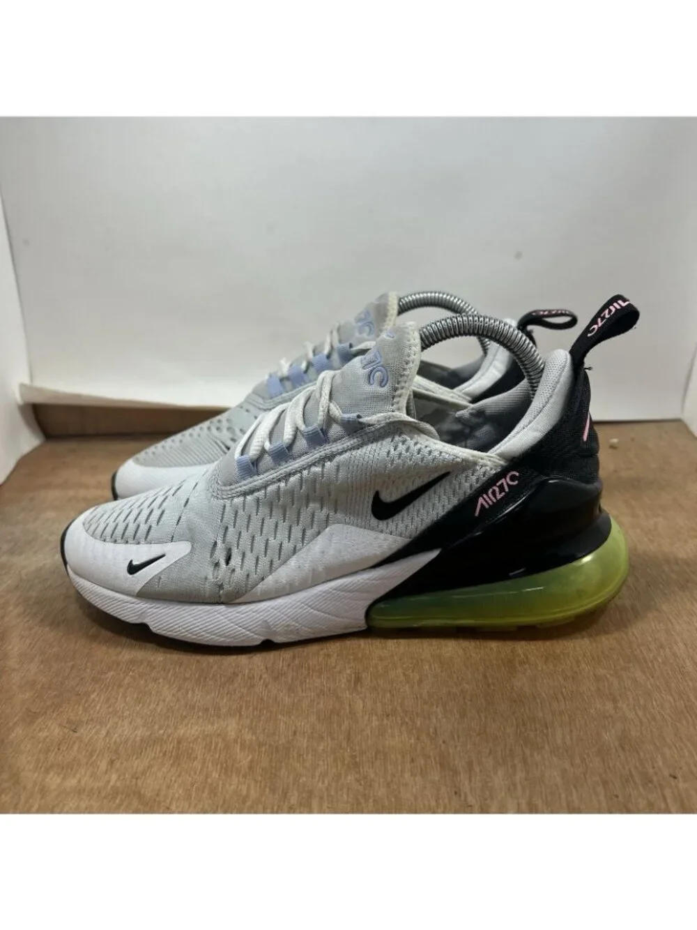 Nike Air Max 270 Women Size 8 Pure Platinum Black Volt FJ0734-043